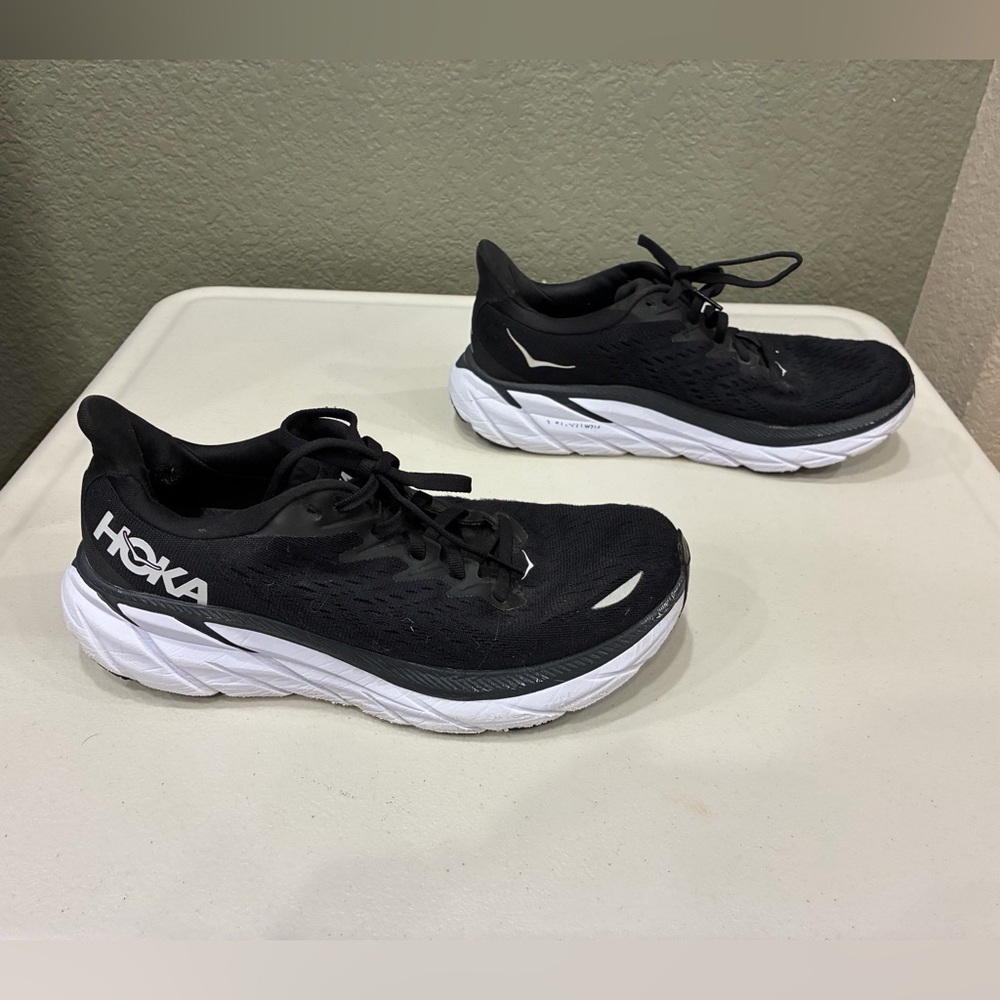 Hoka One One Clifton 8 Black White Running Shoes Women 8.5 B 1119394 BWHT